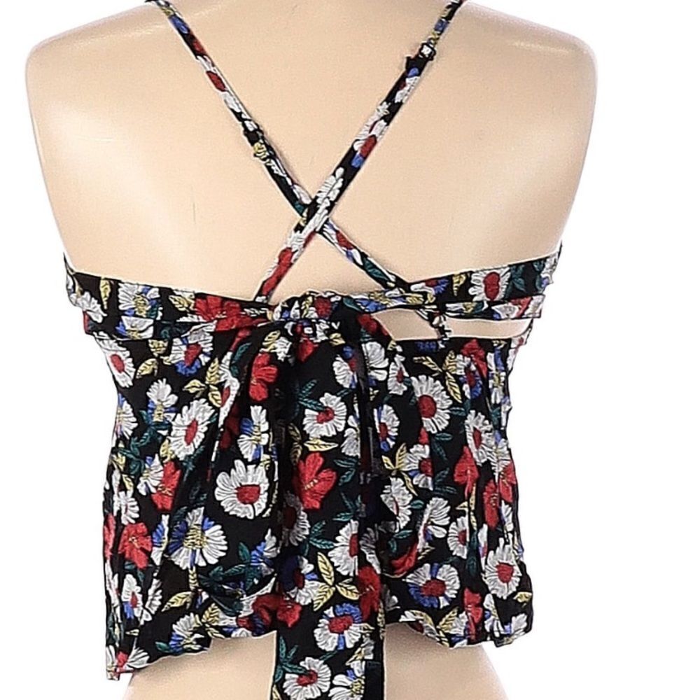 LF/Dress Decode Floral Halter Top - Picture 2 of 6